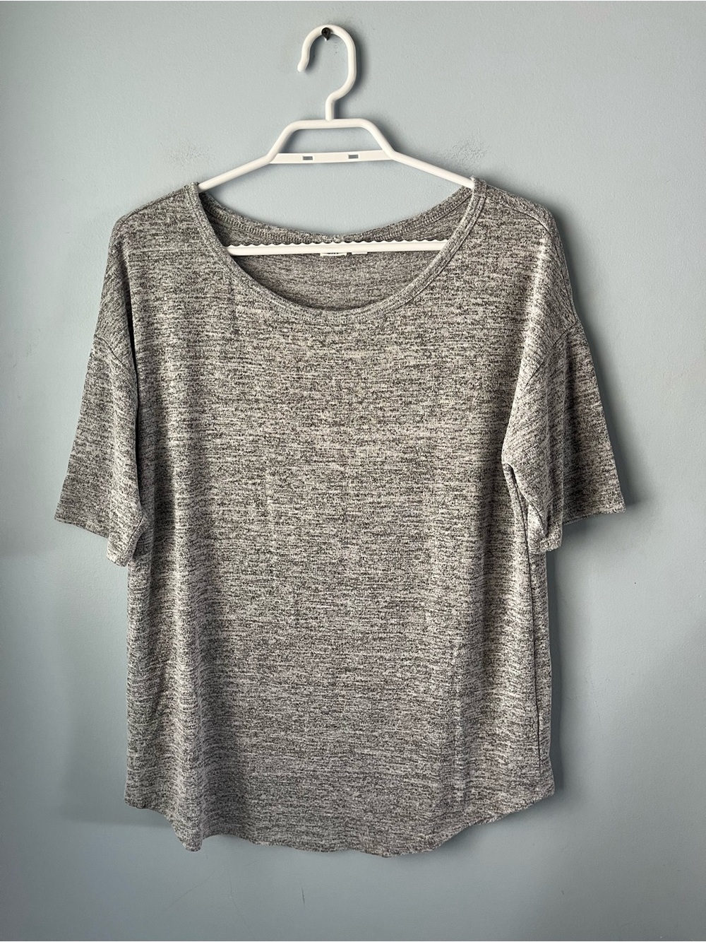 ✨ 3/$30 GAP Marled Heather Gray Short Sleeve Soft Knit Tee Size S Relaxed Fit